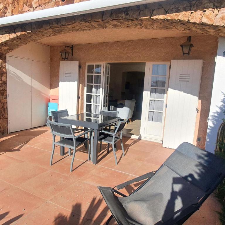 Appartement 3 pièces avec terrasse dans résidence privée à Sainte-Maxime - FR-1-780-33 - Apartamento - 13