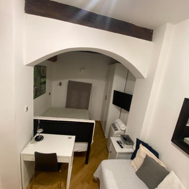 B&B and Home La Piazzetta della Pioggia - Camera Doppia con Letti Singoli - 2