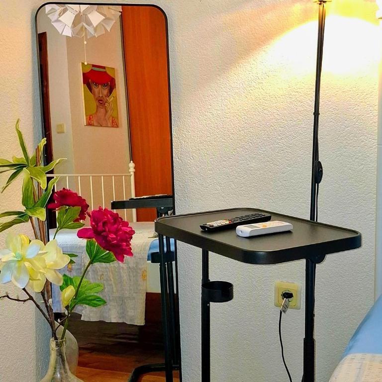 Kadena Apartments - Deluxe Double Room - 11