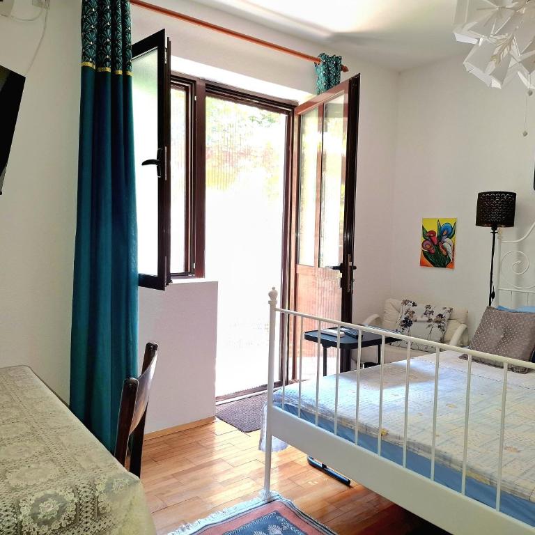 Kadena Apartments - Deluxe Double Room - 15