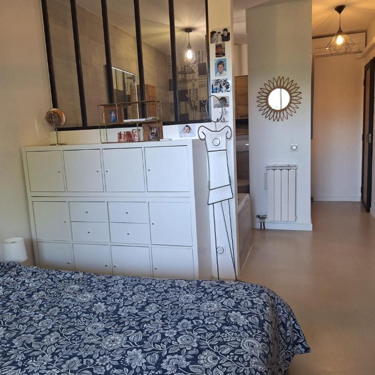 Le Rambot - appartement de charme avec grande terrasse parking centre ville - proche Bellegarde - Apartamento de 3 dormitorios - 18