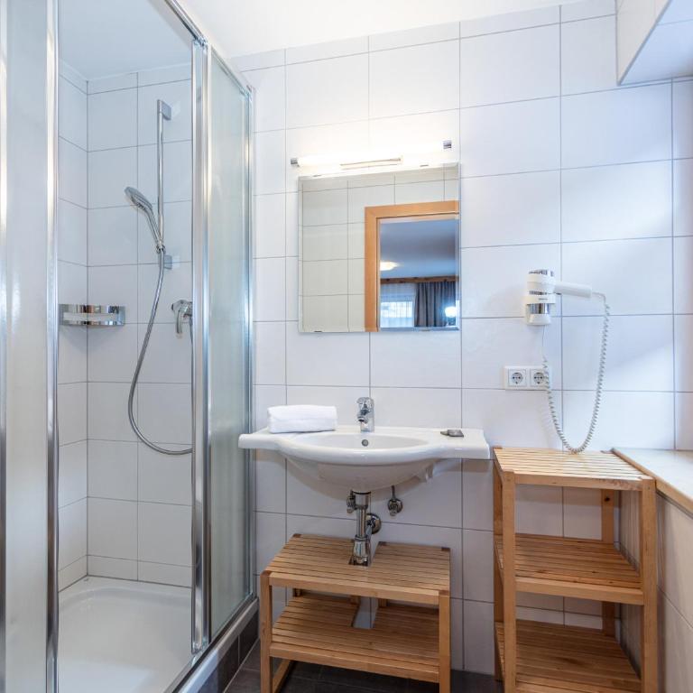 Appartements Hollin by we rent, JOKERCARD INCLUDED - Superior Apartment mit 1 Schlafzimmer und Balkon - 16