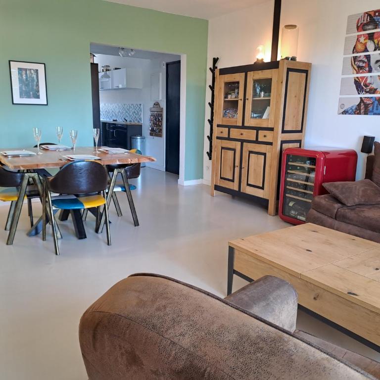 Le Rambot - appartement de charme avec grande terrasse parking centre ville - proche Bellegarde - Apartamento de 3 dormitorios - 12
