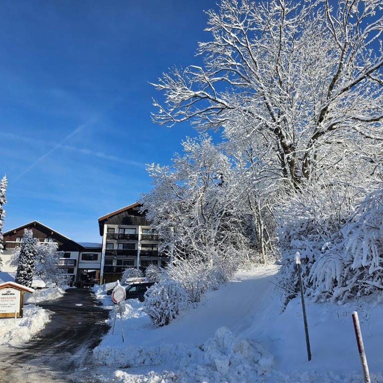 Berg-Juwel mit Hallenbad und Sauna, 4 Schlafbereiche, Hallenbad, Sauna, inklusive Bettwäsche, Handtücher, tolle Kinderausstattung - Apartment mit 3 Schlafzimmern und Bergblick - 36
