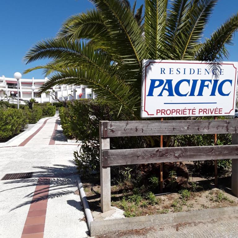 Studio cabine parking et clim 100 m de la plage - Apartment - 12