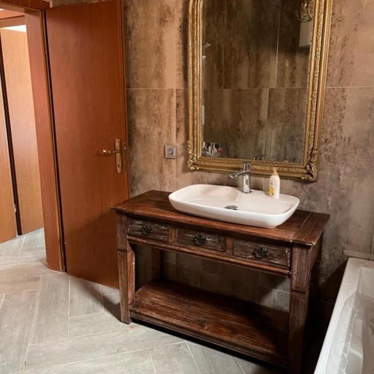 Апартаменты Anturage с отдельным входом - Three-Bedroom Superior Apartment - 24