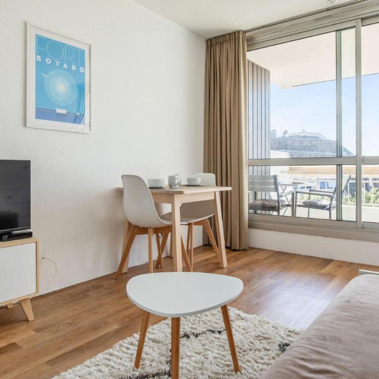 Cozy Apartment In La Rochelle With Wifi - Apartment - 1