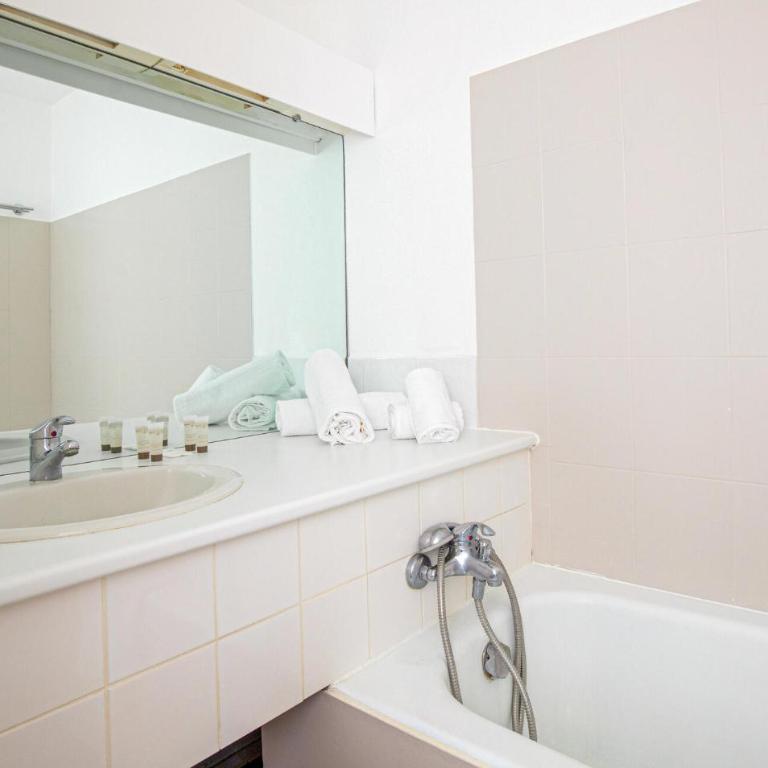 Cozy Apartment In La Rochelle With Wifi - Apartment - 8