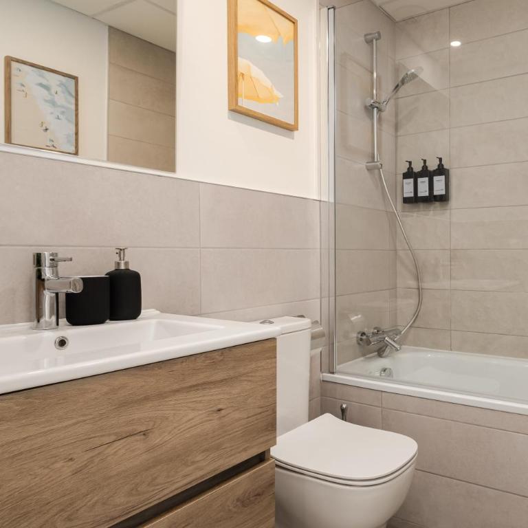 New cozy 2-bedroom apartment in Estepona center - Two-Bedroom Apartment - 16