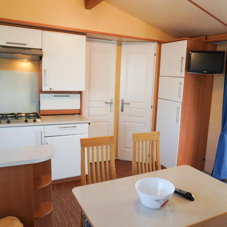 Camping Village Adriatico - Chalet con 3 Camere da Letto - 1