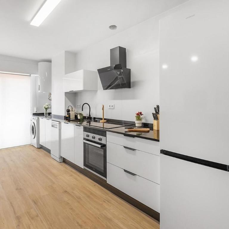 Serene Urban Retreat with AC and Wifi - Two-Bedroom Apartment - 15