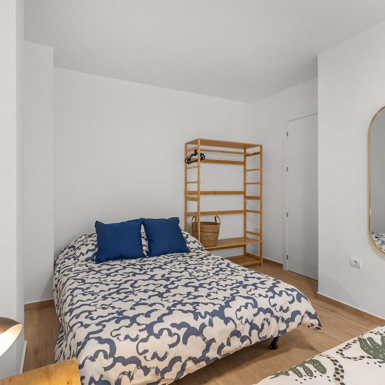 Serene Urban Retreat with AC and Wifi - Two-Bedroom Apartment - 26