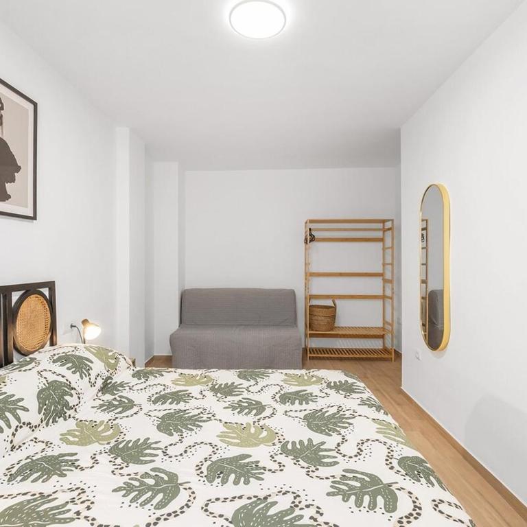 Serene Urban Retreat with AC and Wifi - Two-Bedroom Apartment - 23