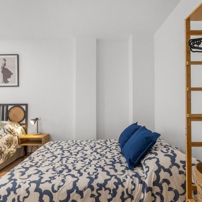 Serene Urban Retreat with AC and Wifi - Two-Bedroom Apartment - 27