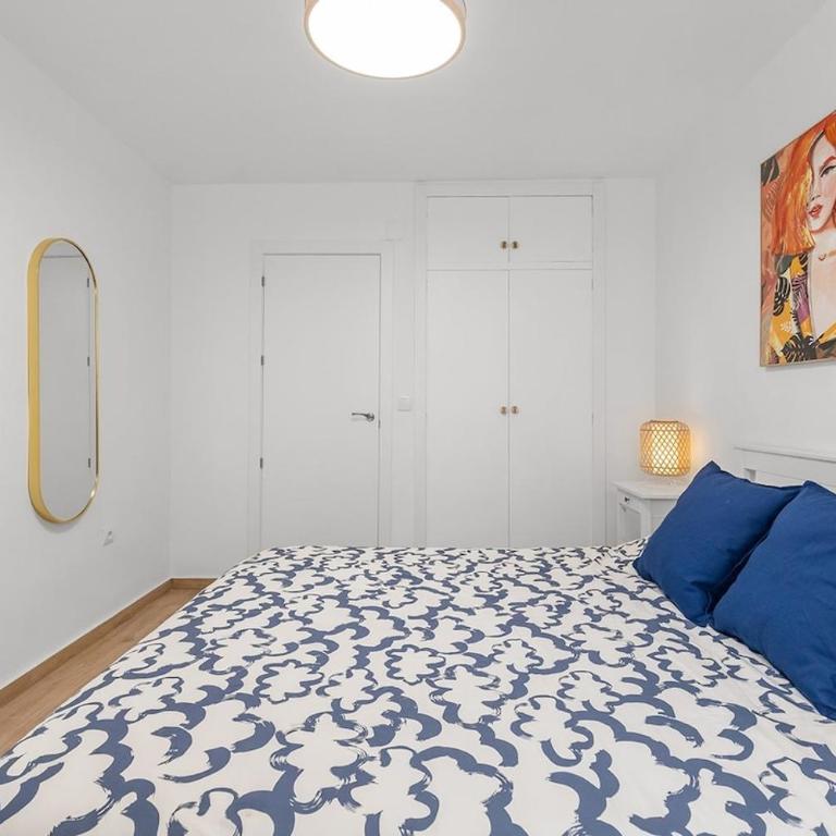 Serene Urban Retreat with AC and Wifi - Two-Bedroom Apartment - 19