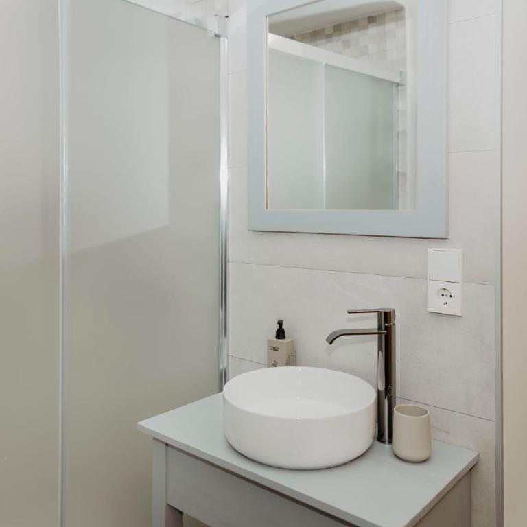 PORTAL DE SANTIAGO - One-Bedroom Apartment - 4