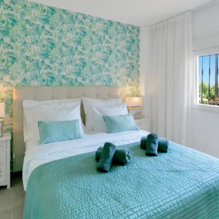 Riviera Beach - relaxing, spacious, amazing location - Two-Bedroom Apartment - 2