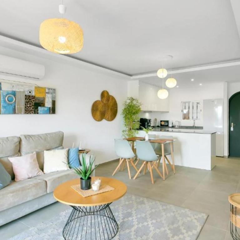 Riviera Beach - relaxing, spacious, amazing location - Two-Bedroom Apartment - 10