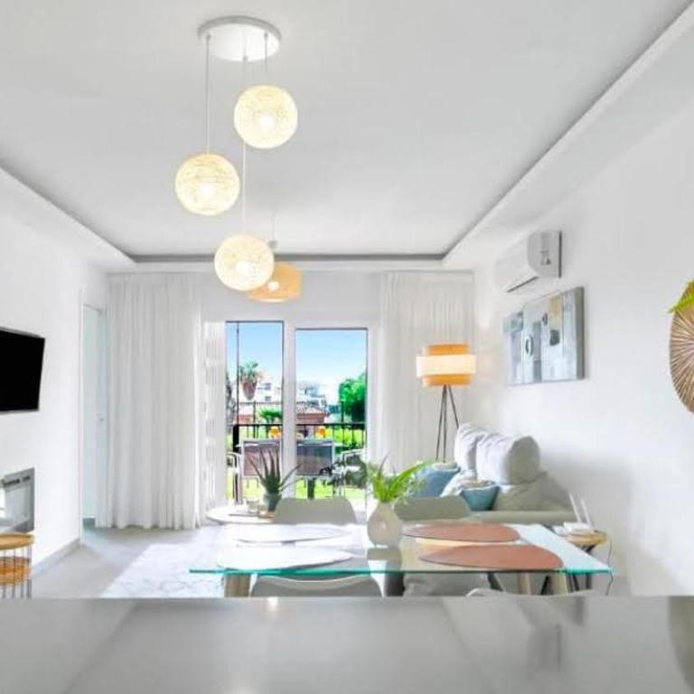Riviera Beach - relaxing, spacious, amazing location - Two-Bedroom Apartment - 19