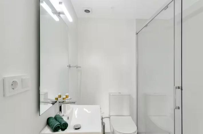 Riviera Beach - relaxing, spacious, amazing location - Two-Bedroom Apartment - 23
