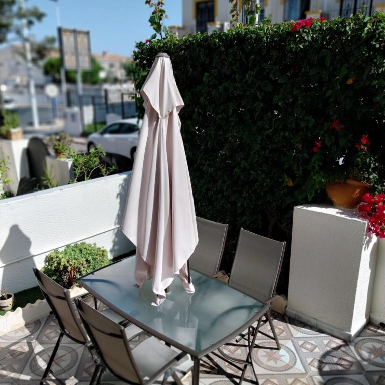 Precioso bungalow en gran alacant - Three-Bedroom House - 10