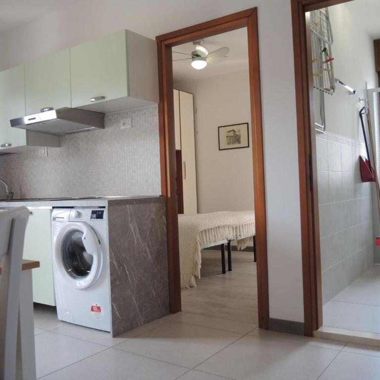 Colourful flat with balcony in Bibione - Apartment - 2