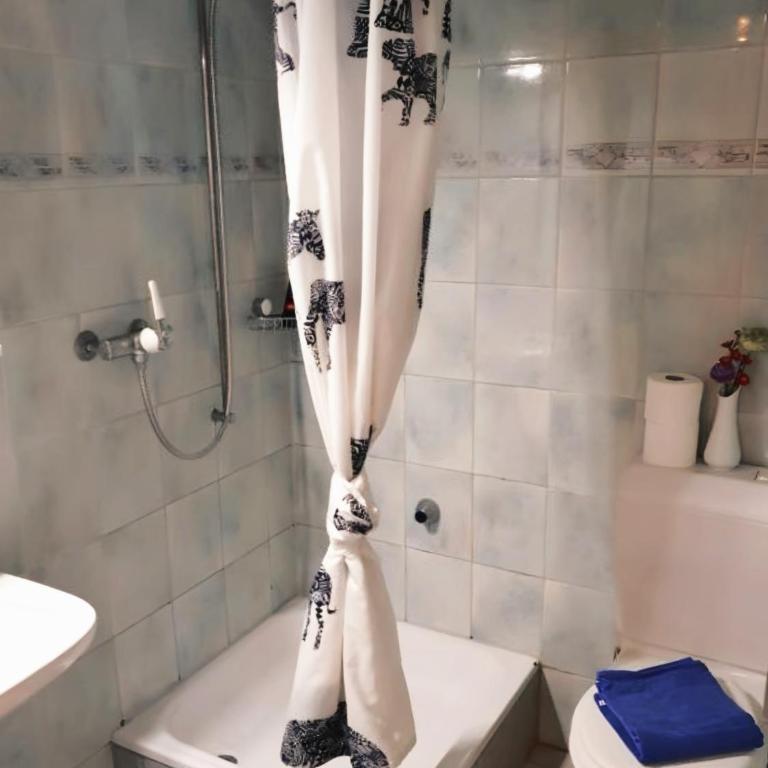 KB CityRooms Self-Check-In - Deluxe Zimmer mit Queensize-Bett - 10