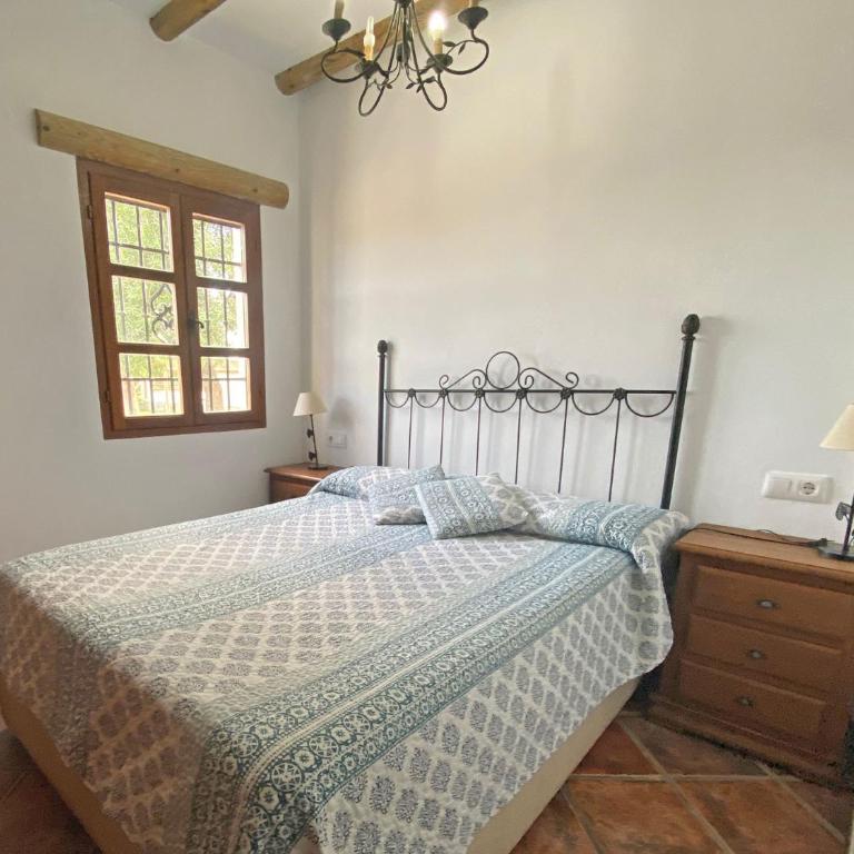 Quinta Mangueta es una casa con piscina en Zahora cerca de la playa - Casa de 3 dormitorios - 16