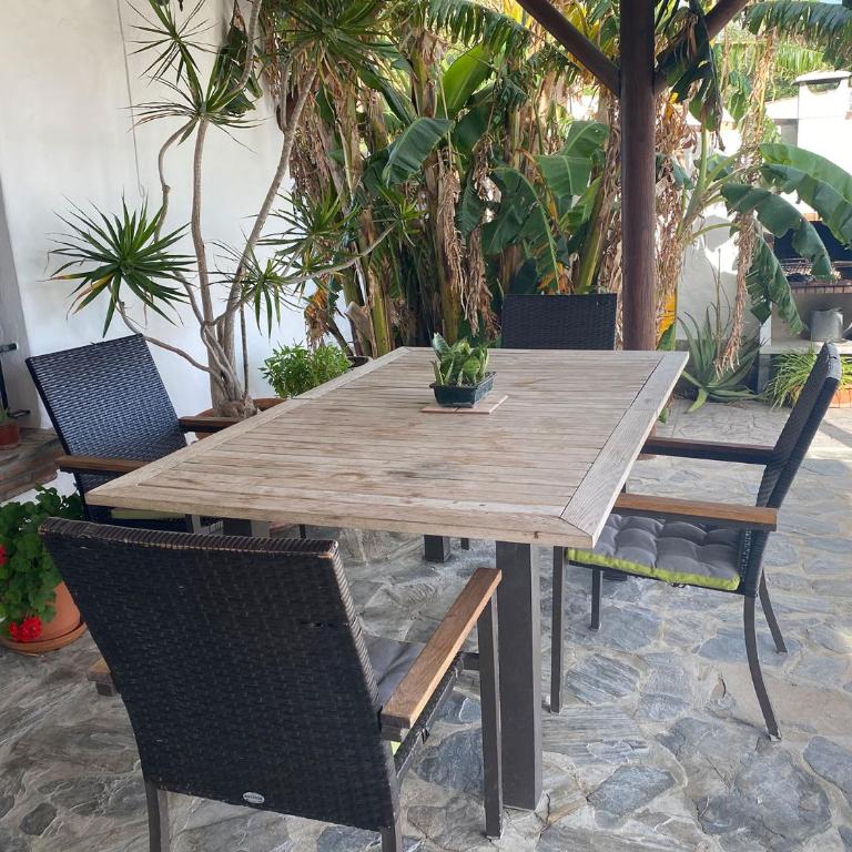 Quinta Mangueta es una casa con piscina en Zahora cerca de la playa - Casa de 3 dormitorios - 5
