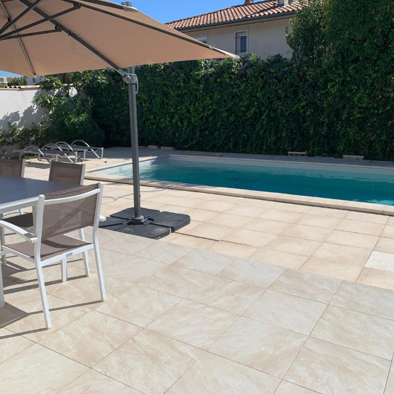 Villa Salvador 4 Chambres Piscine - Maison de Vacances 4 Chambres - 15