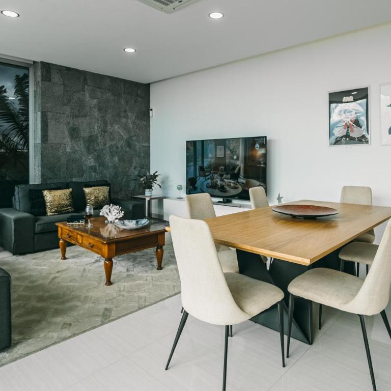 Villa Omara - Three-Bedroom Villa - 11