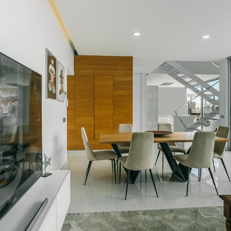 Villa Omara - Three-Bedroom Villa - 12