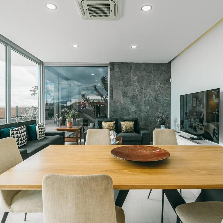 Villa Omara - Three-Bedroom Villa - 18