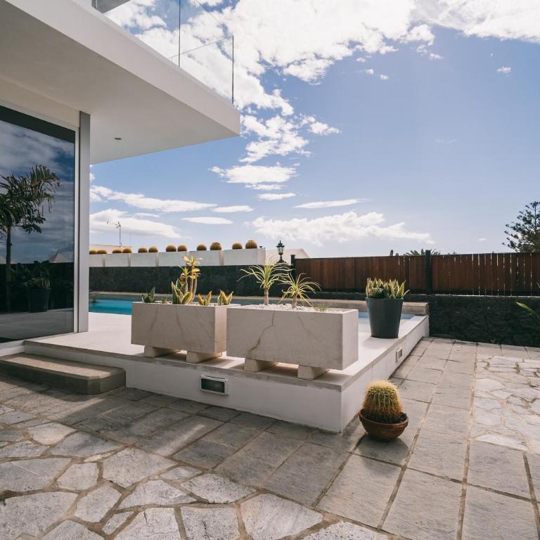 Villa Omara - Three-Bedroom Villa - 33