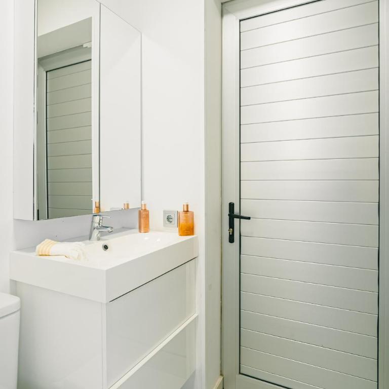 Villa Omara - Three-Bedroom Villa - 35