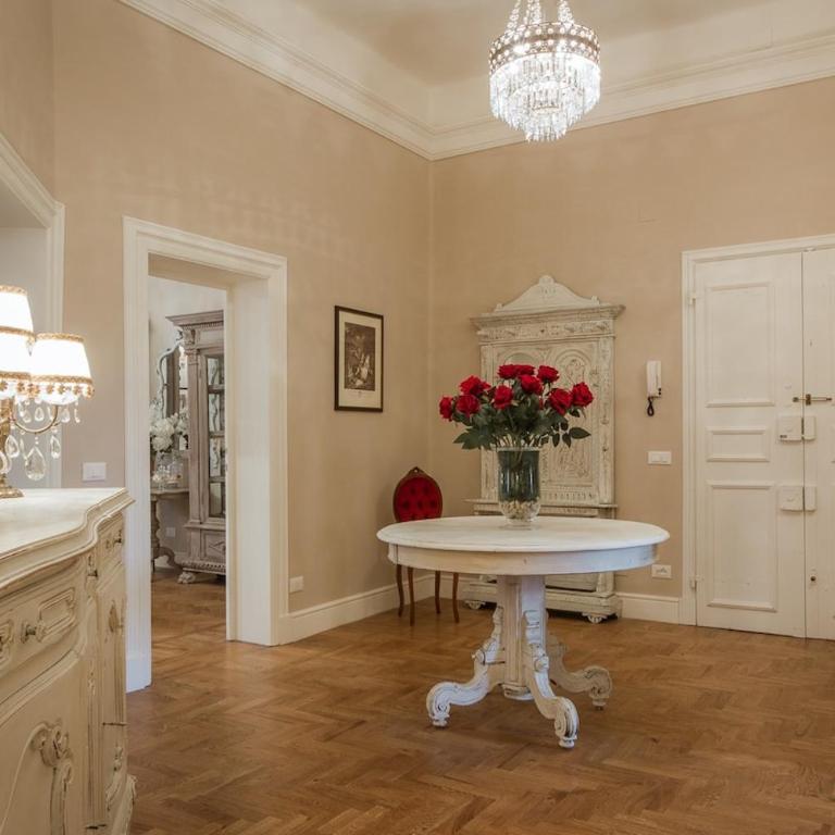 Leopoldo Luxurious Apartment - Daily refresh available - Appartamento Deluxe con 4 Camere da Letto - 10