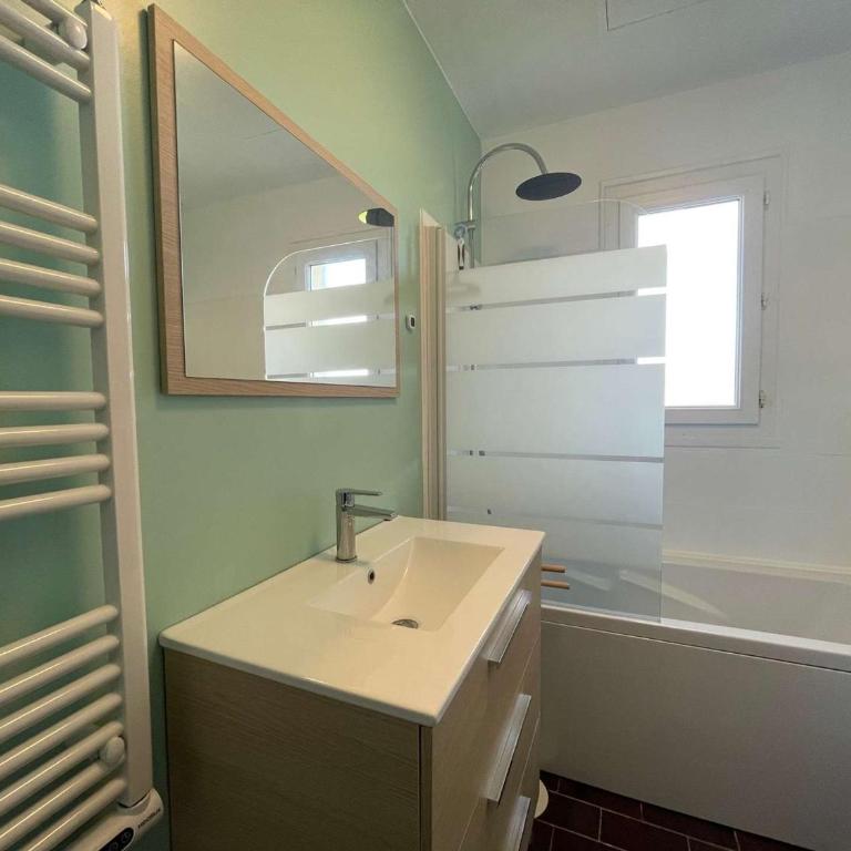 Maison calme avec jardin et Wifi, proche plages Côte de Granit Rose - FR-1-542-64 - Ferienhaus - 17