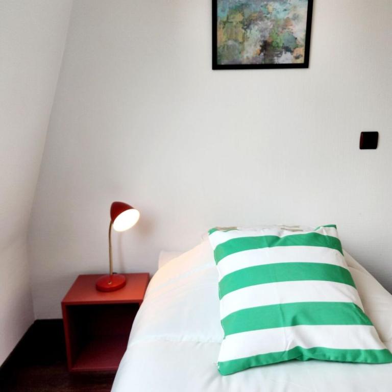Maison centre ville proche plage Wifi - Maison 2 Chambres - 12