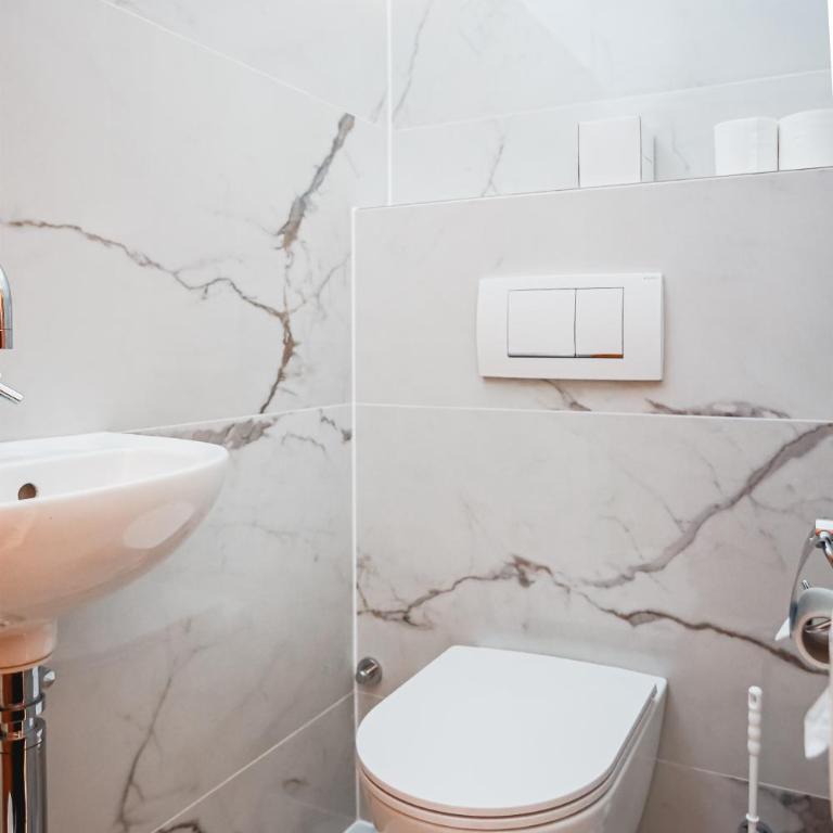 Seehotel Brandauer's Villen - Doppelzimmer mit Bergblick - 7