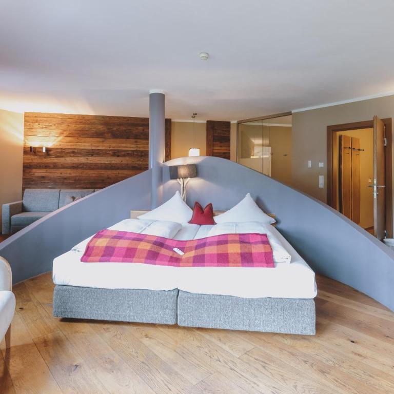 Auhof Wirtshaus & Suiten - Großes Doppelzimmer mit kostenfreiem Eintritt zum Tauern Spa - 5