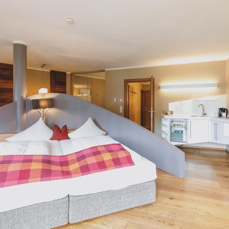 Auhof Wirtshaus & Suiten - Großes Doppelzimmer mit kostenfreiem Eintritt zum Tauern Spa - 3