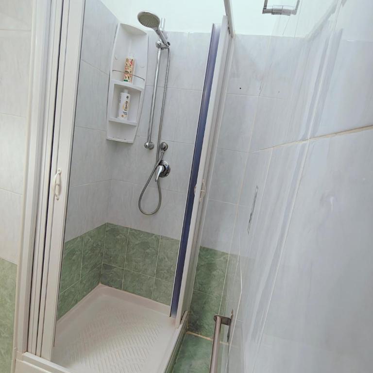 Giulio's Apartment - Two-Bedroom Apartment with Balcony - 36