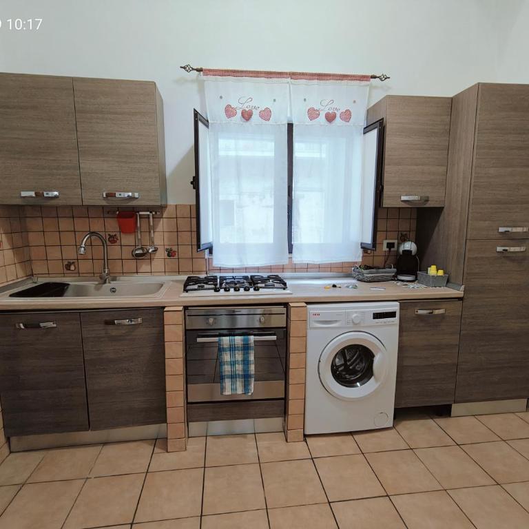 Giulio's Apartment - Two-Bedroom Apartment with Balcony - 11