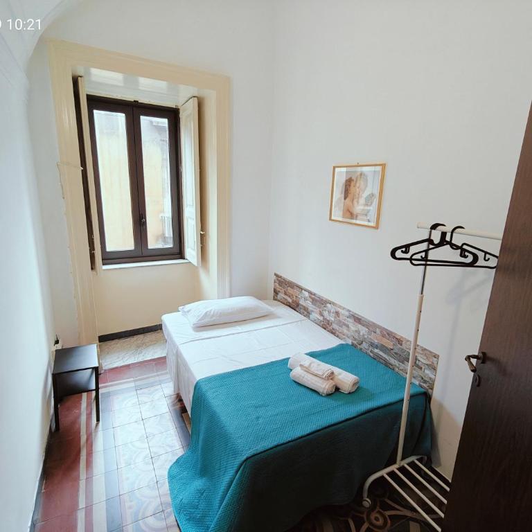 Giulio's Apartment - Two-Bedroom Apartment with Balcony - 8