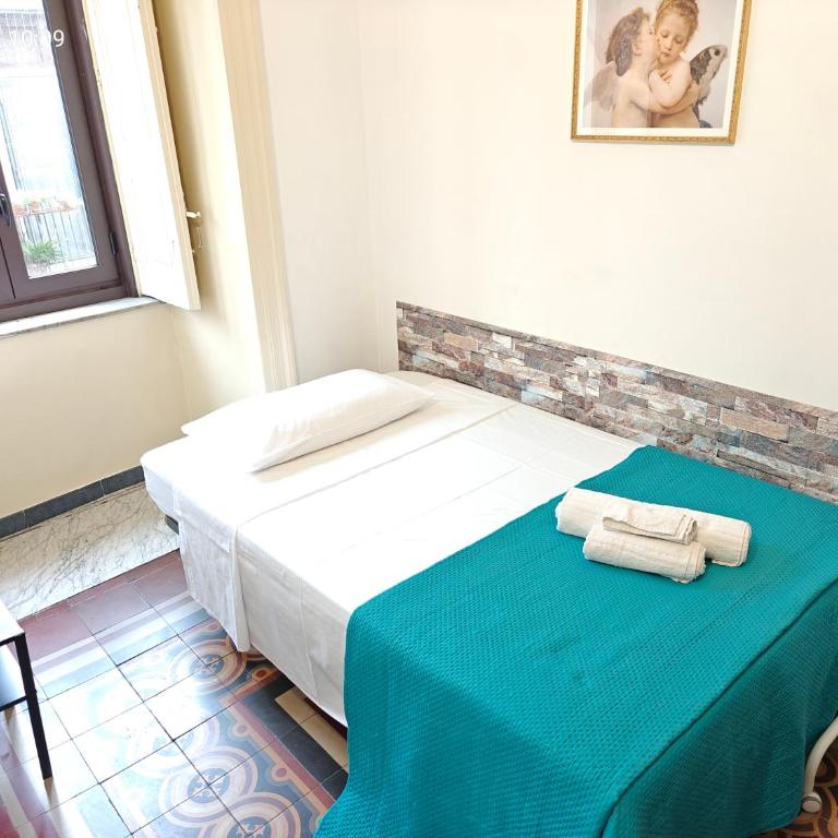 Giulio's Apartment - Two-Bedroom Apartment with Balcony - 46