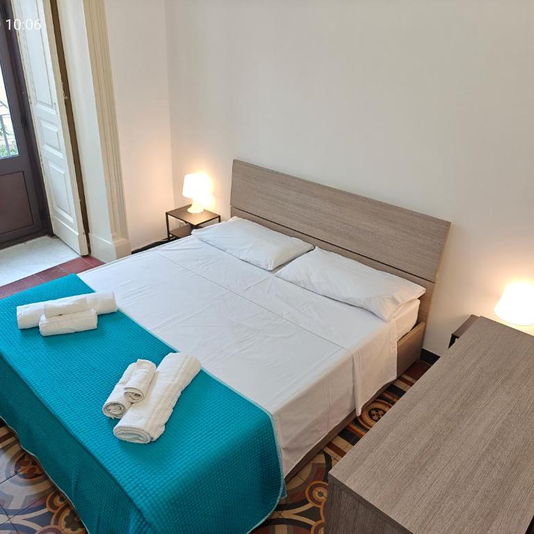 Giulio's Apartment - Two-Bedroom Apartment with Balcony - 6