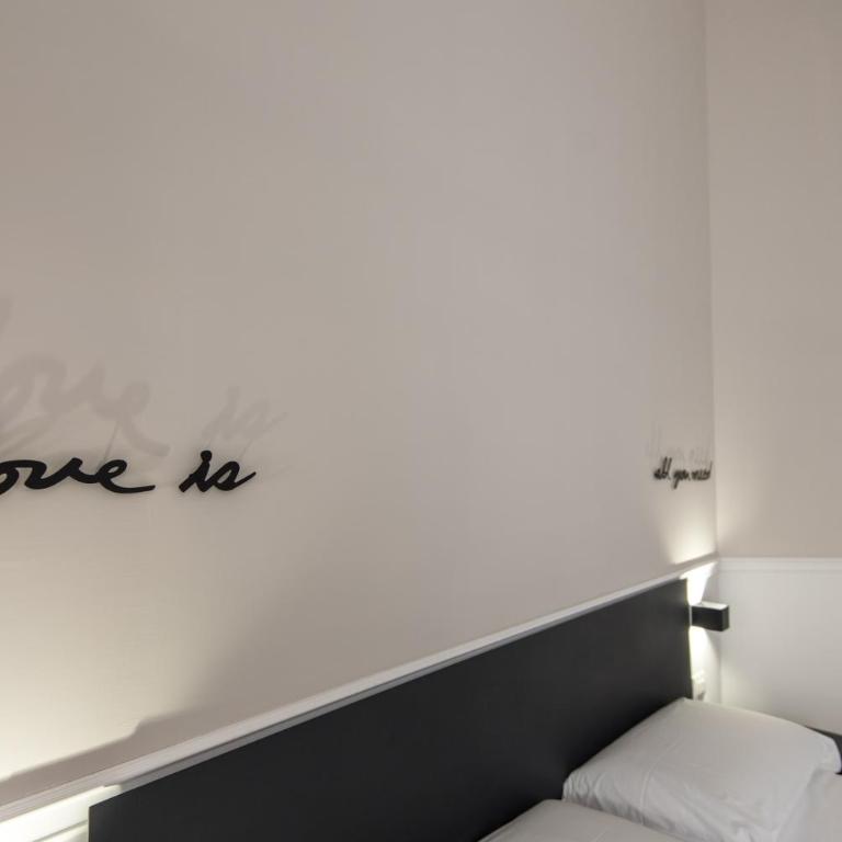 Five Boutique Rooms - Studio Apartment - 14