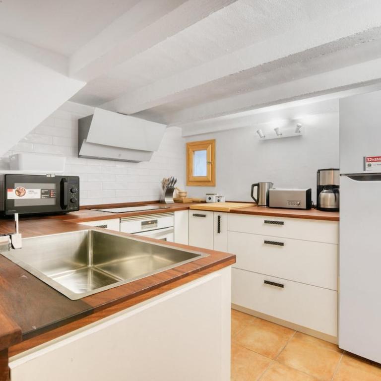 Bougainvillea - Four-Bedroom House - 3