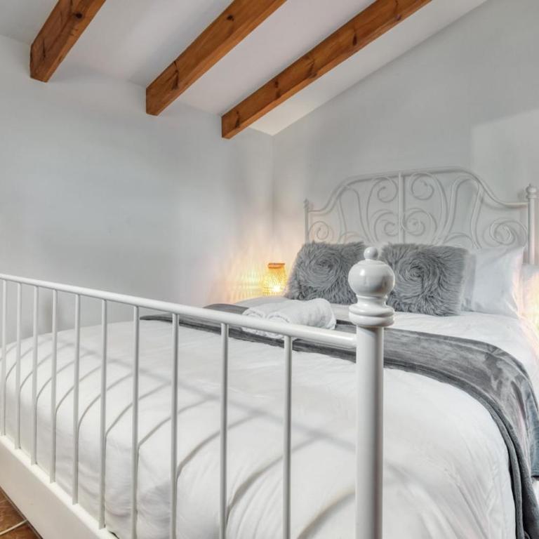 Bougainvillea - Four-Bedroom House - 16