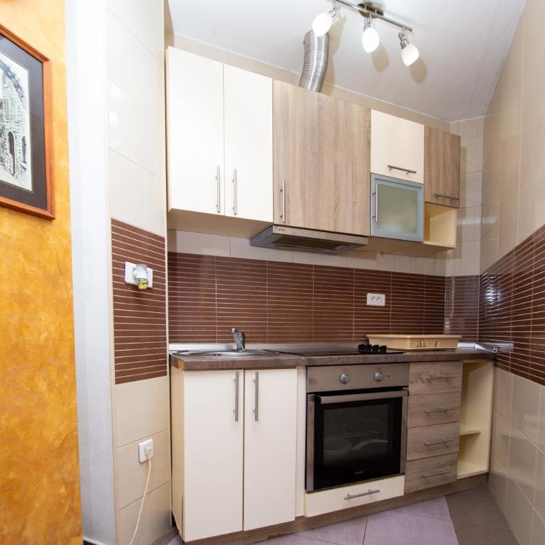 Central Budva M Lux Apartments - Apartman sa 2 Spavaće Sobe i Balkonom - 21